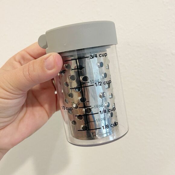 The Pampered Chef Deluxe Cheese Grater #1275 w/ 2 Grating Attachments - Picture 5 of 6